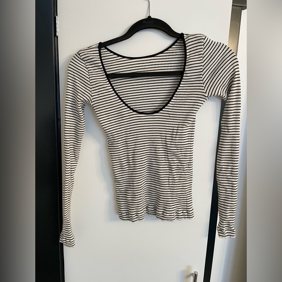 Black & White Striped Massimo Dutti Shirt with Open Back - Picture 2 of 5